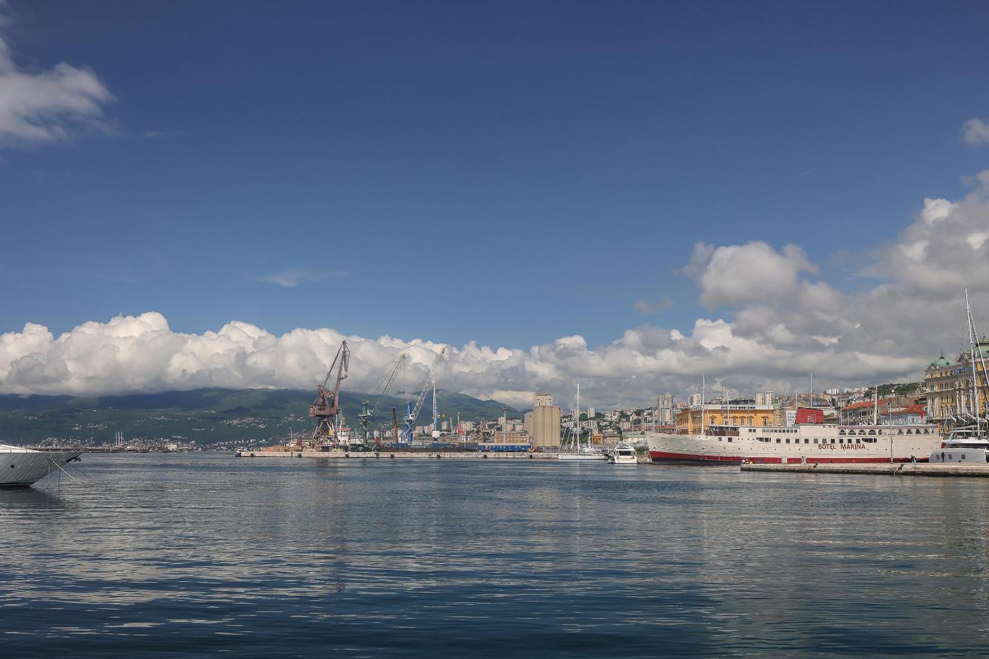 Residence Inn Rijeka Exterior photo